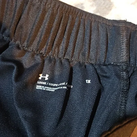 Under Armour Black Athletic Shorts Gray/Black Size 1X - Picture 4 of 4